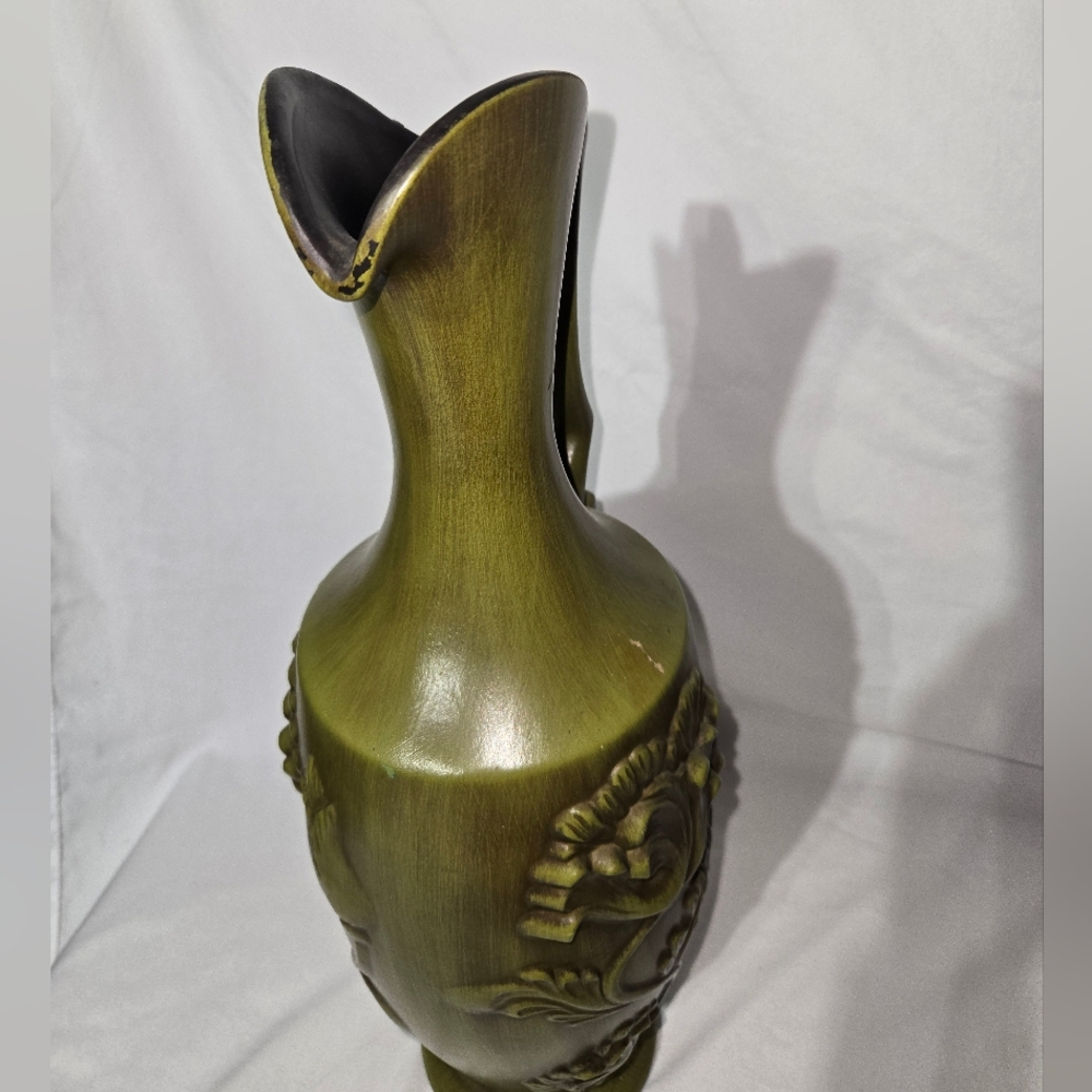 Vintage Haeger Elegant Green Decorative Vase - Picture 5 of 12